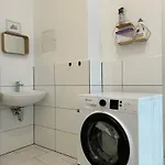 Nur 10 Min Fuss Zum Zentrum,47qm,netflix Apartment *